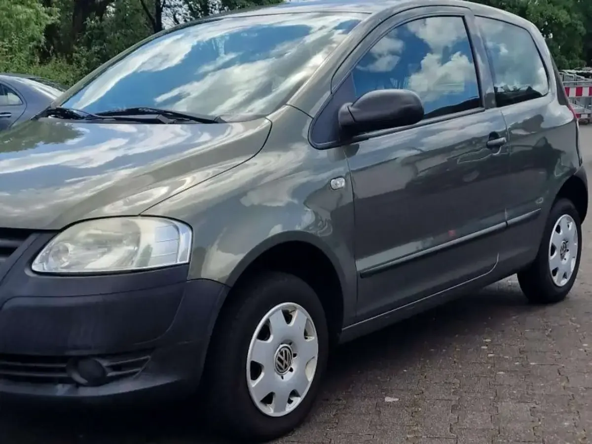 Gebraucht VW Fox Basis 54 PS (39 kW) 2007 Avocadogrün perleffekt Kleinwagen