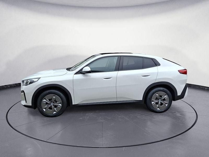 Neu BMW iX2 Shadowline 150 kW (204 PS) 2025 Weiß SUV