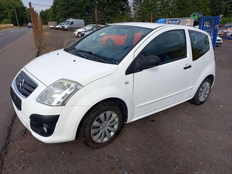 Weiß Gebraucht 2010 Citroën C2 Tonic Kleinwagen | 2.600 € (Fairer Preis) - Bild 1/4