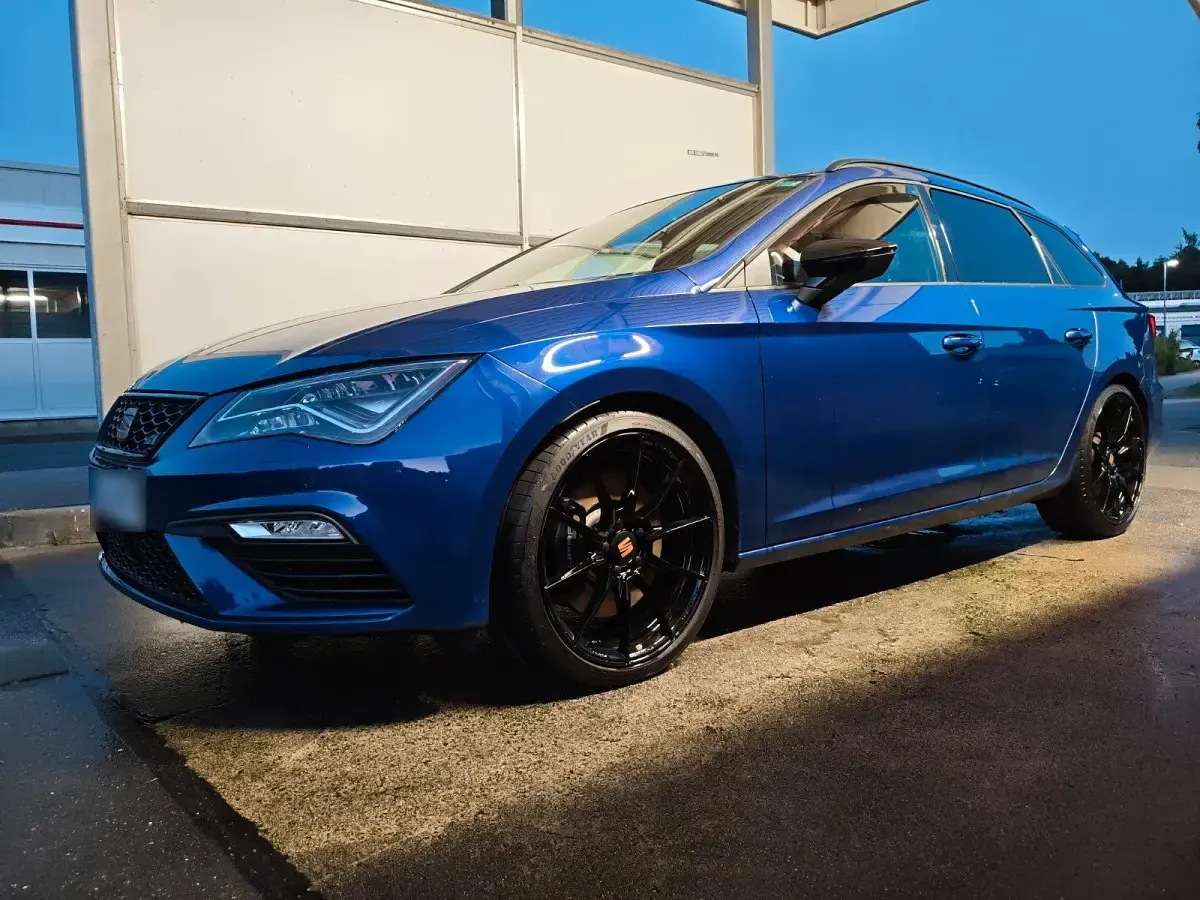 Gebraucht Cupra Leon 300 PS (220 kW) 2019 Blau Kombi