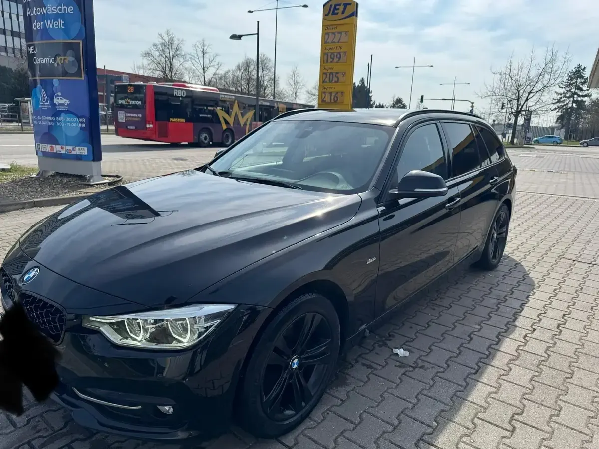 Gebraucht BMW 320 Sport Line 190 PS (139 kW) 2018 Schwarz Kombi