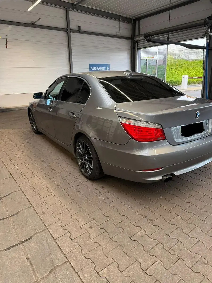 Gebraucht BMW 520 170 PS (125 kW) 2007 Grau Limousine