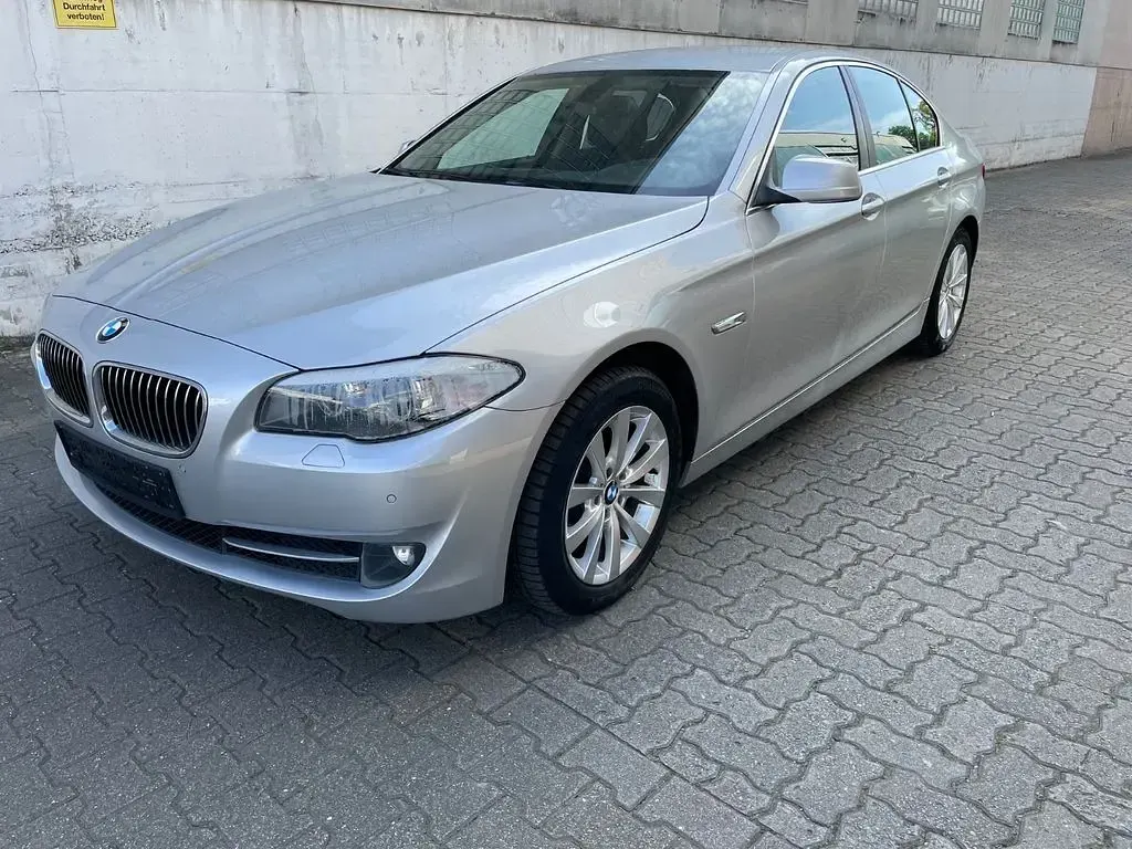 Second-hand BMW 525 204 CP (150 kW) 2011 Argintiu Berlinǎ