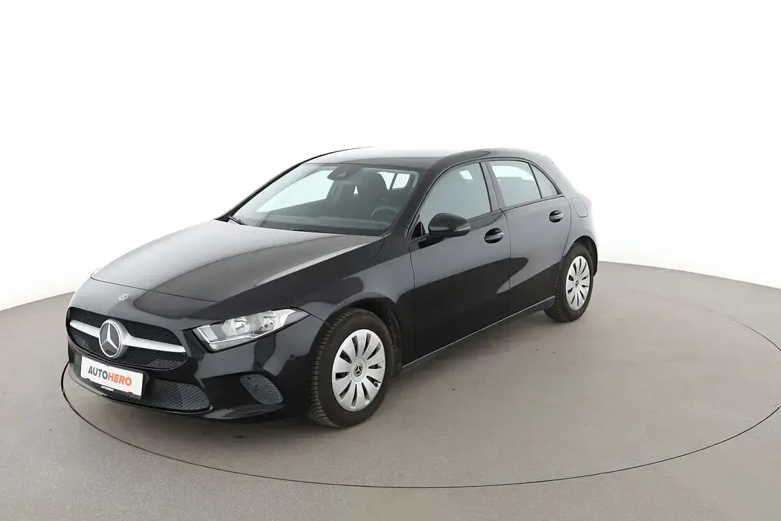 Gebraucht Mercedes A180 116 PS (85 kW) 2019 Limousine