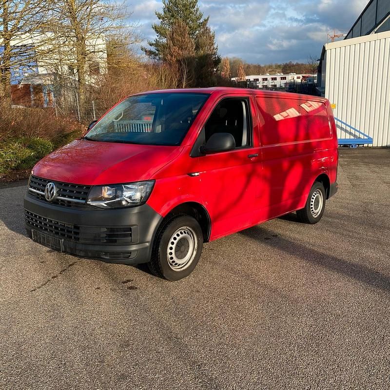Gebraucht VW T6 150 PS (110 kW) 2016 Rot Van
