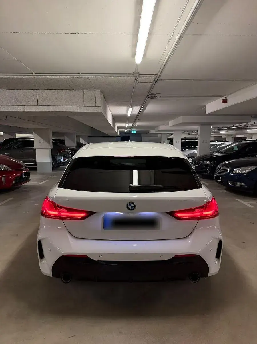 Gebraucht BMW 120 M Sport 190 PS (139 kW) 2021 Weiß Limousine
