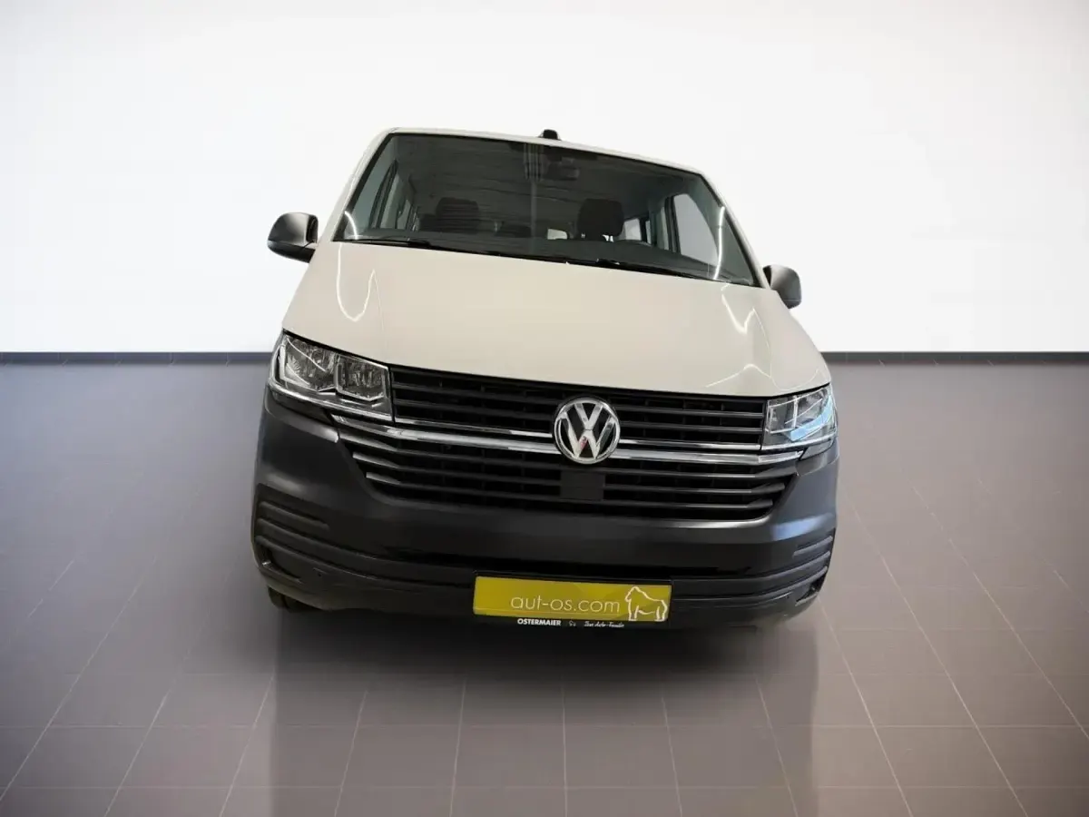 Gebraucht VW Caravelle Trendline 150 PS (110 kW) 2022 Weiss Van