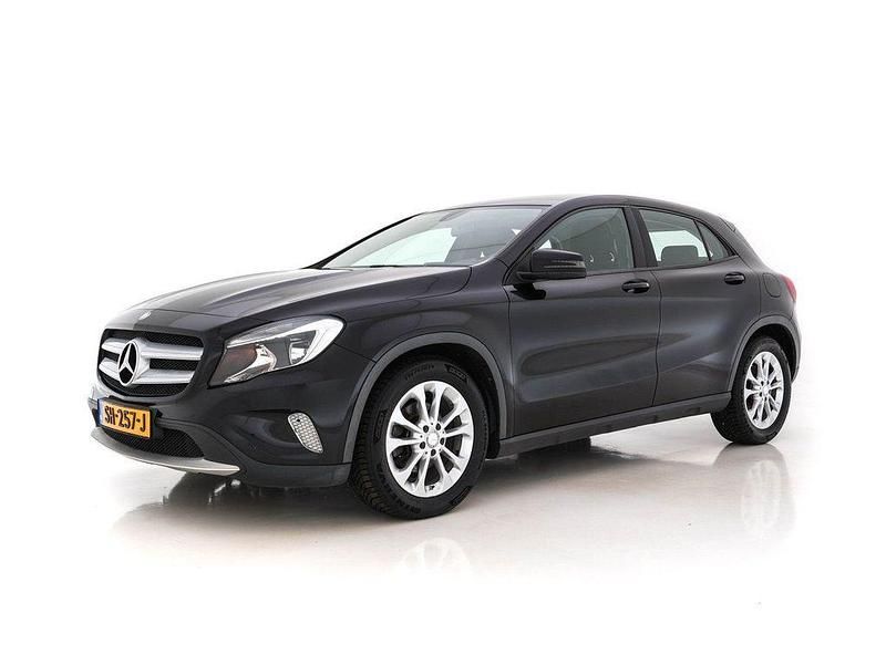 Gebraucht Mercedes GLA180 109 PS (80 kW) 2015 Schwarz SUV