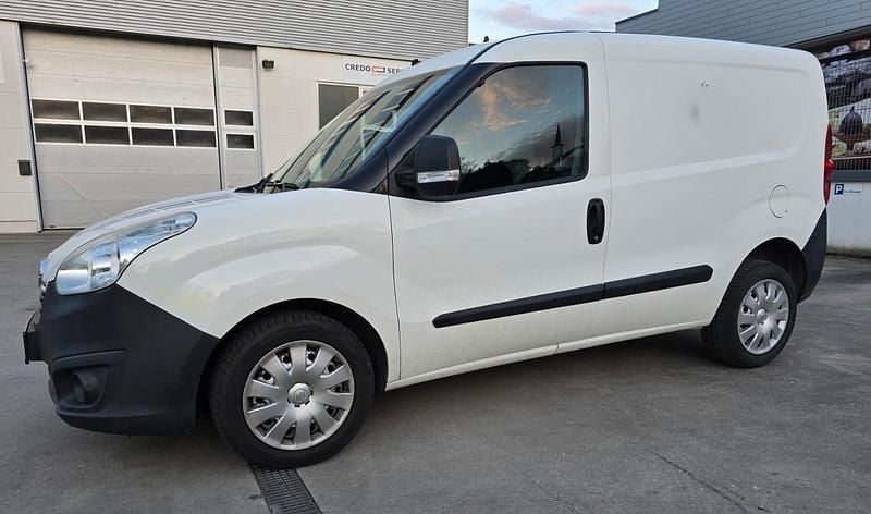 Second-hand Opel Combo 90 CP (66 kW) 2015 Alb Monovolum