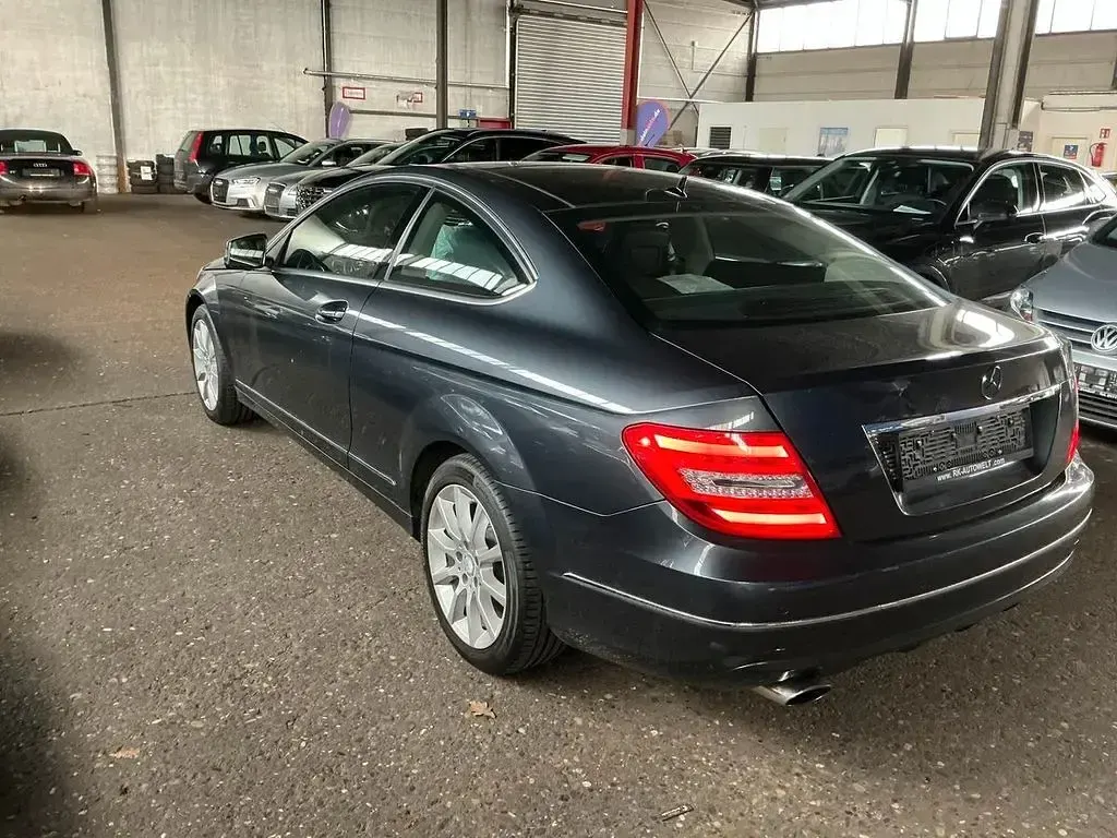 Używany Mercedes C250 204 KM (150 kW) 2014 Szary Coupe