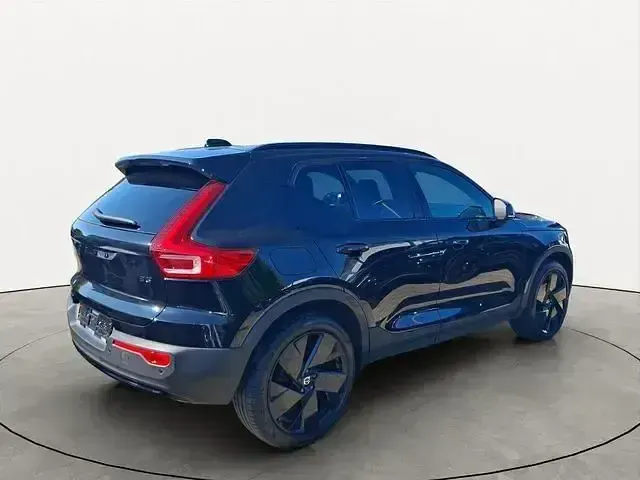 Gebraucht Volvo XC40 Plus 163 PS (119 kW) 2025 Schwarz SUV