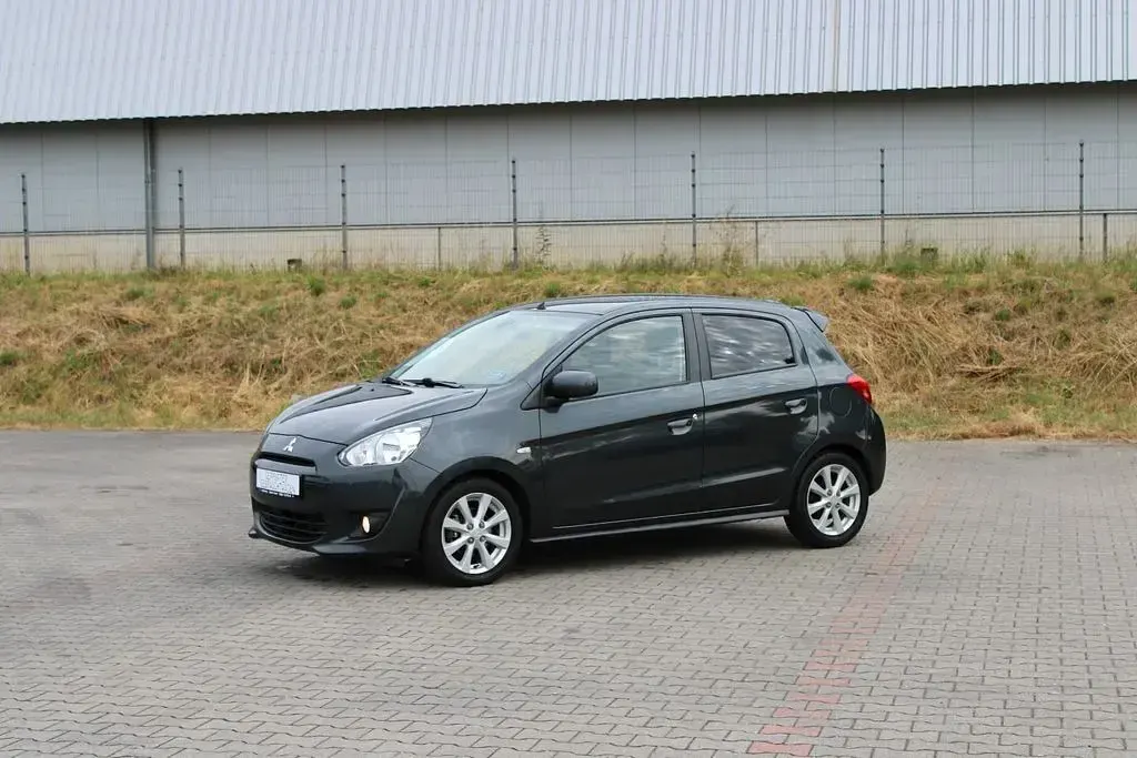Gebraucht Mitsubishi Space Star 80 PS (58 kW) 2013 Grau Van / Kleinbus