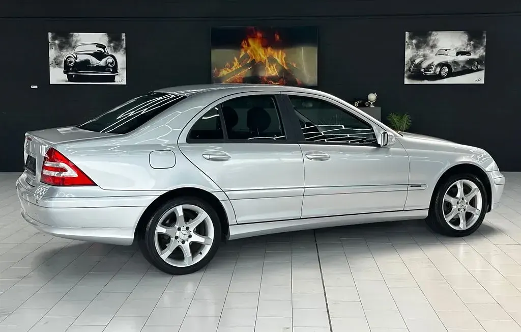 Gebraucht Mercedes C180 Sport Edition 143 PS (105 kW) 2006 Silber Limousine