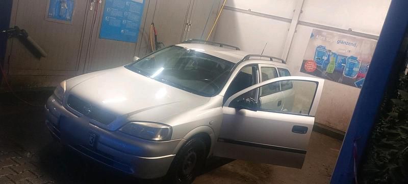 Grau Gebraucht 2002 Opel Astra Kombi | 550 € (Guter Preis) - Bild 1/4