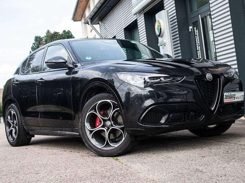 Nero vulcano Gebraucht 2024 Alfa Romeo Stelvio Veloce SUV | 42.900 € (Etwas zu teuer) - Bild 1/4