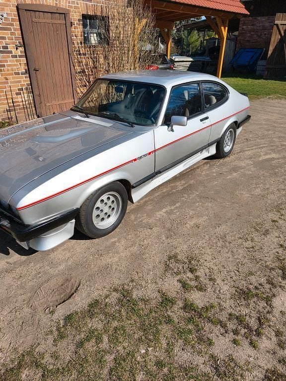 Second-hand Ford Capri 160 CP (117 kW) 1981 Argintiu Coupe