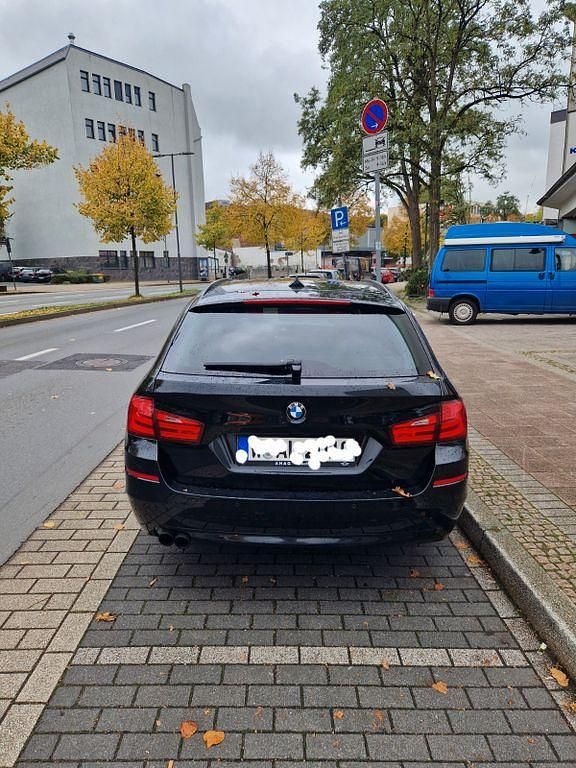 Gebraucht BMW 520 184 PS (135 kW) 2010 Schwarz Limousine