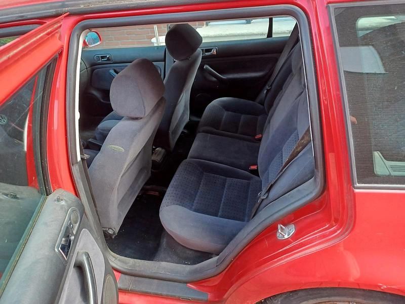 Rot Gebraucht 1999 VW Golf IV Kombi | 650 € (Superpreis) - Bild 1/4