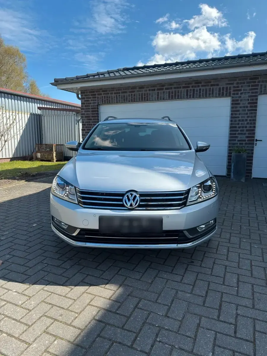 Gebraucht VW Passat 140 PS (102 kW) 2012 Silber Kombi
