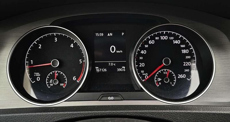 Gebraucht VW Golf VII Comfortline 110 PS (80 kW) 2015 Grau Kombi