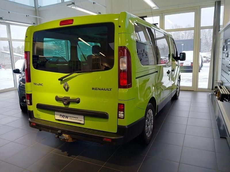 Gebraucht Renault Trafic Expression 125 PS (91 kW) 2017 Grün Van / Kleinbus