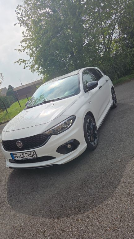 Weiß Gebraucht 2020 Fiat Tipo Sport Limousine | 11.700 € - Bild 1/4