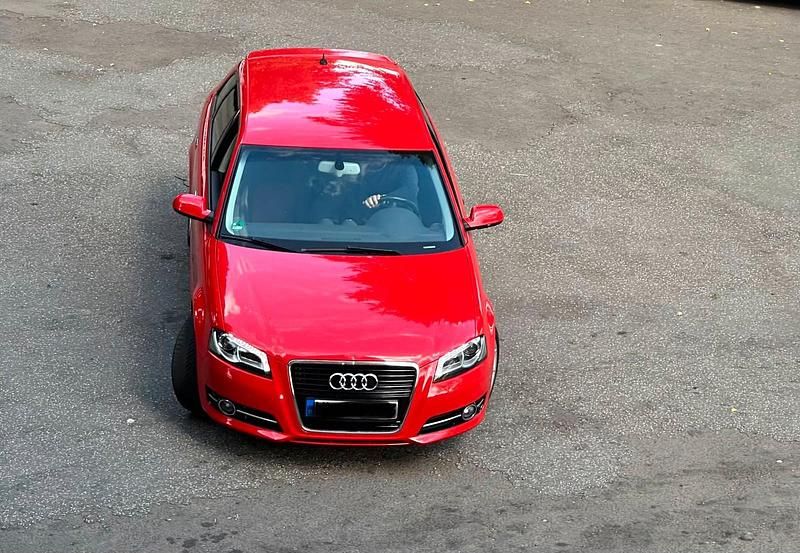 Gebraucht Audi A3 Comfort 160 PS (117 kW) 2010 Rot Kleinwagen