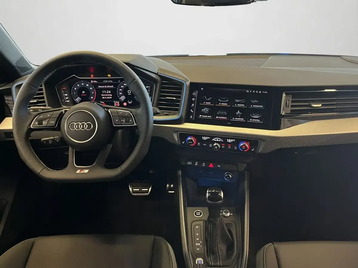 Neu Audi A1 Sport 150 PS (110 kW) 2026 Grau SUV