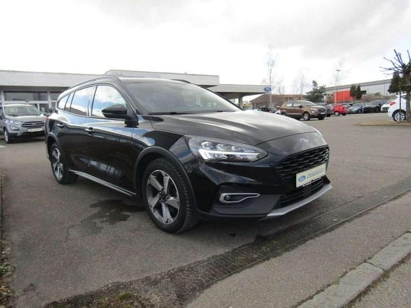 Gebraucht Ford Focus Active X 125 PS (91 kW) 2020 Obsidianschwarz metallic Kombi