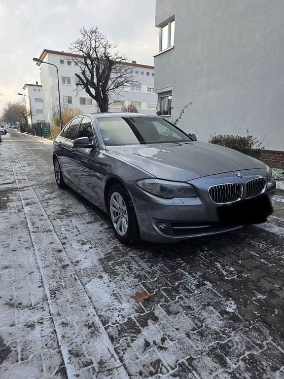 Gebraucht BMW 523 204 PS (150 kW) 2011 Grau Limousine