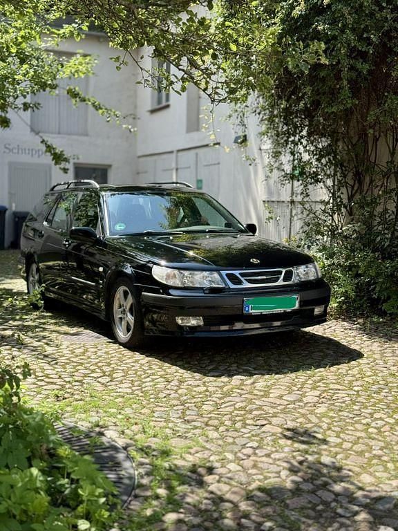 Schwarz Gebraucht 2000 Saab 9-5 Aero Kombi | 8.900 € - Bild 1/4
