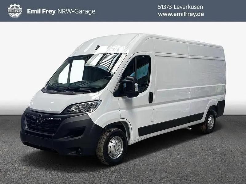 Weiß Gebraucht 2023 Opel Movano Selection Van | 22.960 € (Superpreis) - Bild 1/3