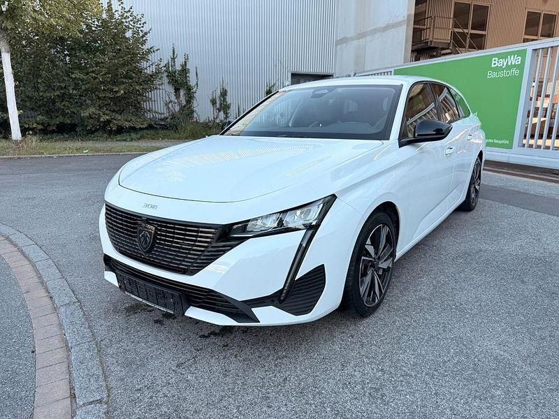 Weiß Gebraucht 2022 Peugeot 308 Allure Kombi | 13.990 € (Guter Preis) - Bild 1/4