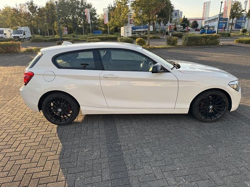 Gebraucht BMW 114 102 PS (75 kW) 2013 Weiß Kleinwagen