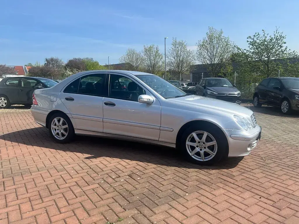 Gebraucht Mercedes C180 143 PS (105 kW) 2006 Silber Limousine
