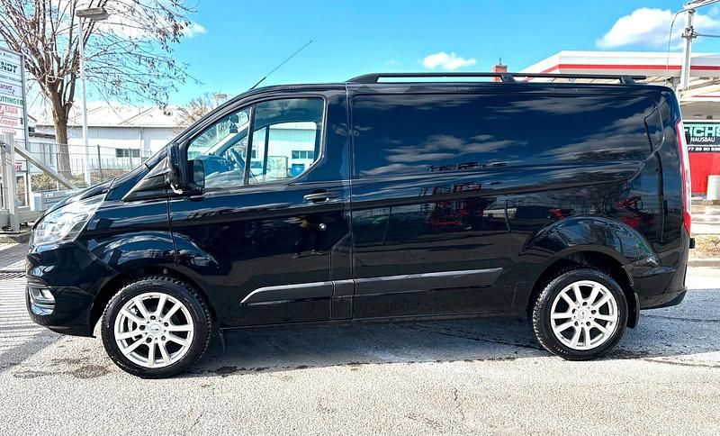 Gebraucht Ford Transit Custom 131 PS (96 kW) 2018 Schwarz Van / Kleinbus