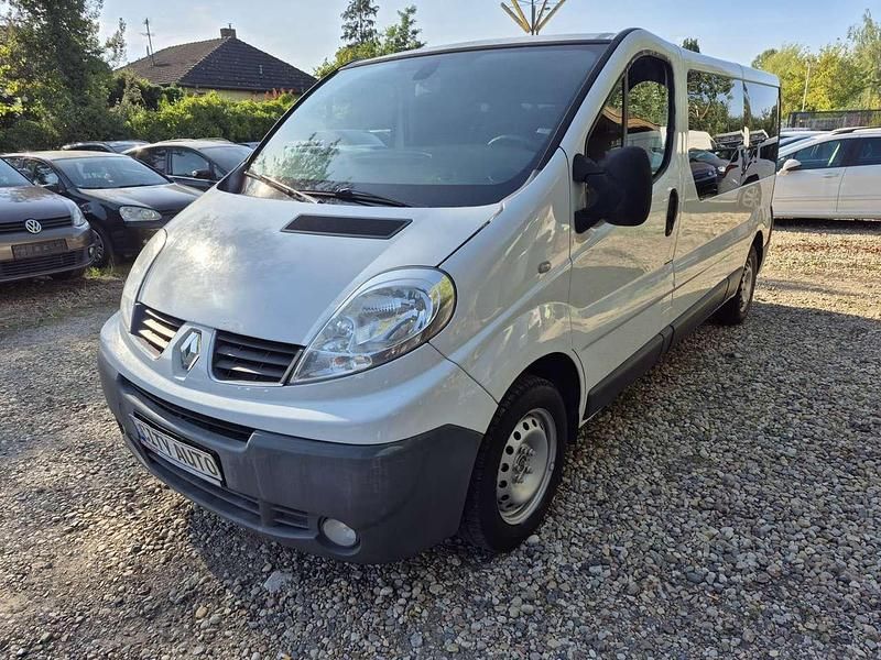 Weiss casablanca Gebraucht 2010 Renault Trafic Van | 8.970 € (Teuer) - Bild 1/4