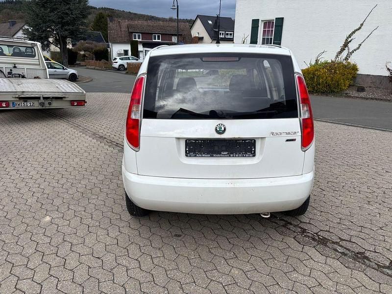 Gebraucht Skoda Roomster Plus Edition 69 PS (50 kW) 2011 Weiß Van / Kleinbus