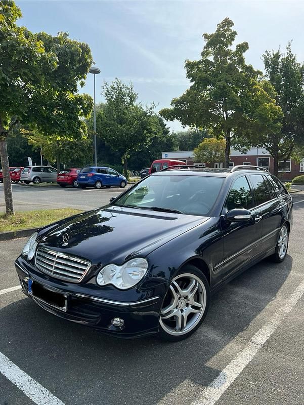 Blau Gebraucht 2006 Mercedes C180 Kombi | 2.800 € (Fairer Preis) - Bild 1/4