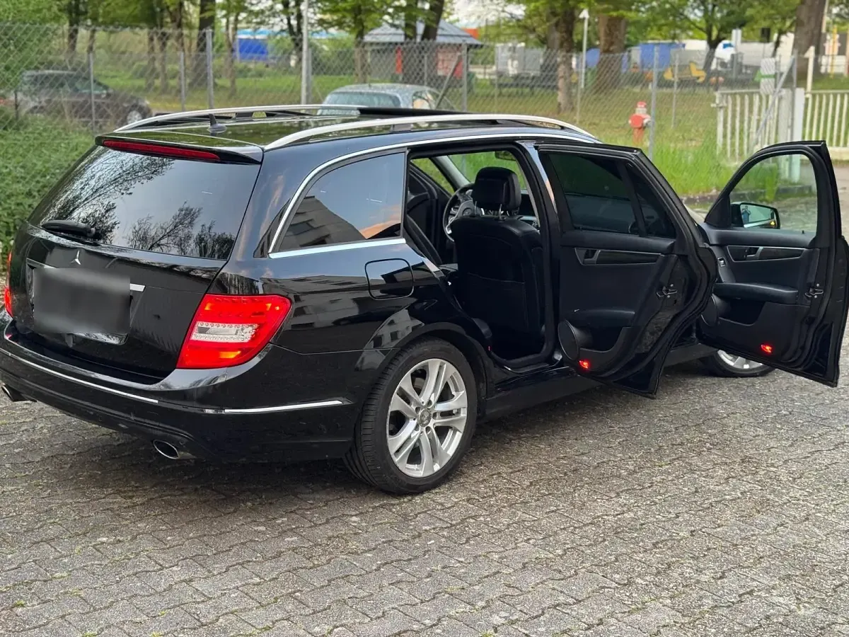 Gebraucht Mercedes C350 Avantgarde 265 PS (194 kW) 2012 Schwarz Kombi