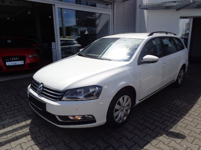 Gebraucht VW Passat 140 PS (102 kW) 2013 Weiß Kombi