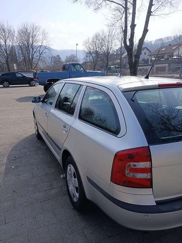 Gebraucht Skoda Octavia Elegance 116 PS (85 kW) 2005 Kombi