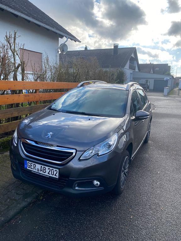 Grau Gebraucht 2015 Peugeot 2008 Active SUV | 6.200 € (Guter Preis) - Bild 1/4