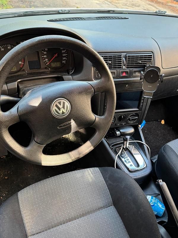 Silber Gebraucht 2005 VW Golf IV Kombi | 3.000 € (Fairer Preis) - Bild 1/4