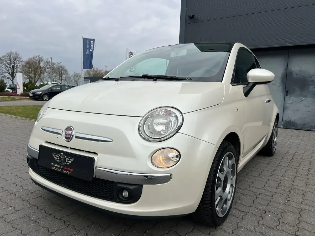 Gebraucht Fiat 500 Lounge 69 PS (50 kW) 2011 Weiß Kleinwagen