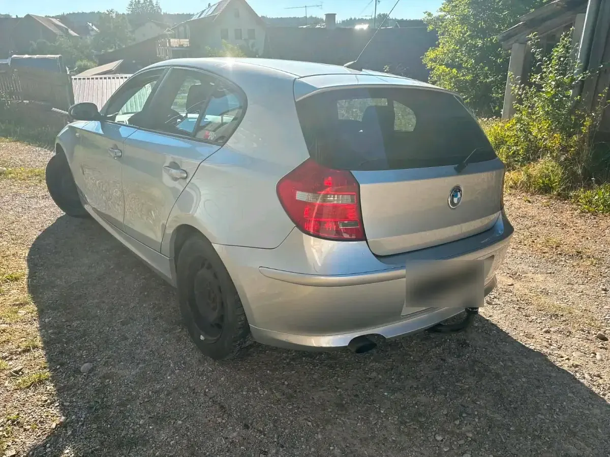 Gebraucht BMW 118 143 PS (105 kW) 2009 Silber Kleinwagen