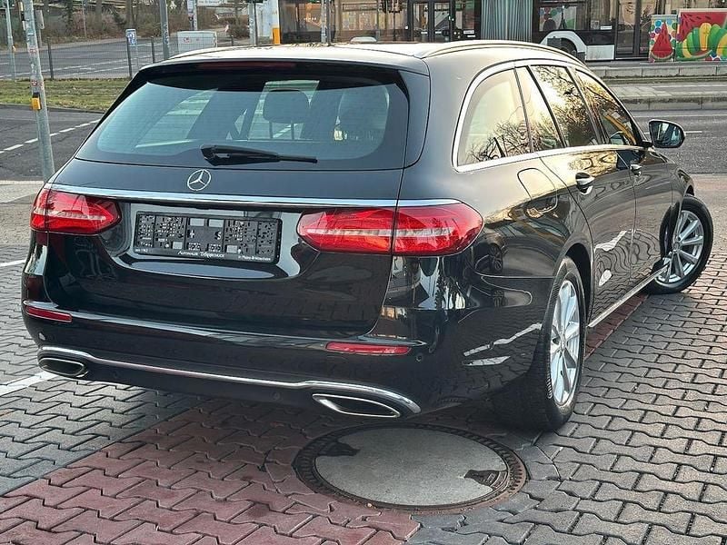 Gebraucht Mercedes E200 Avantgarde 184 PS (135 kW) 2017 Schwarz Limousine