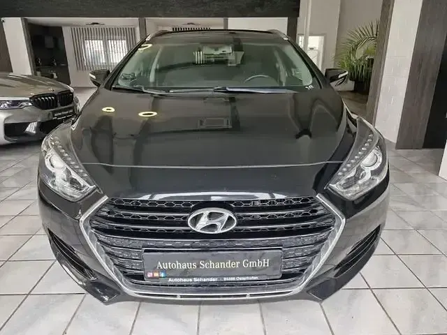 Gebraucht Hyundai i40 141 PS (103 kW) 2017 Schwarz Kombi