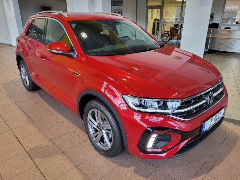 Kings red metallic Gebraucht 2025 VW T-Roc R-line SUV | 43.130 € - Bild 1/4
