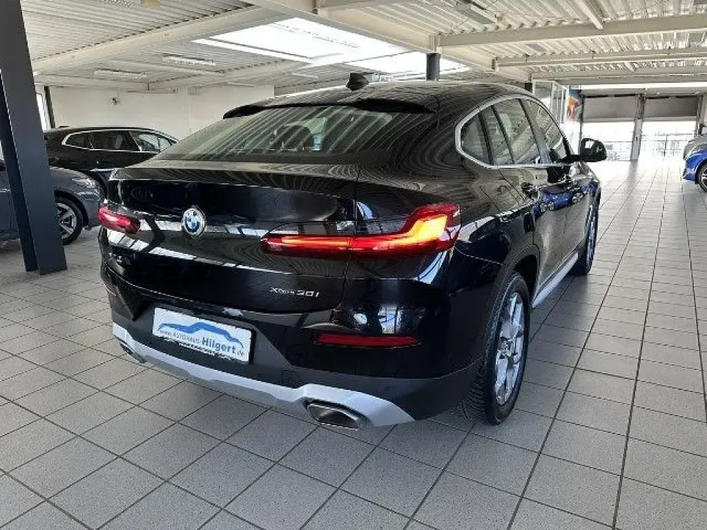 Gebraucht BMW X4 Performance 245 PS (180 kW) 2022 Schwarz (metallic) SUV